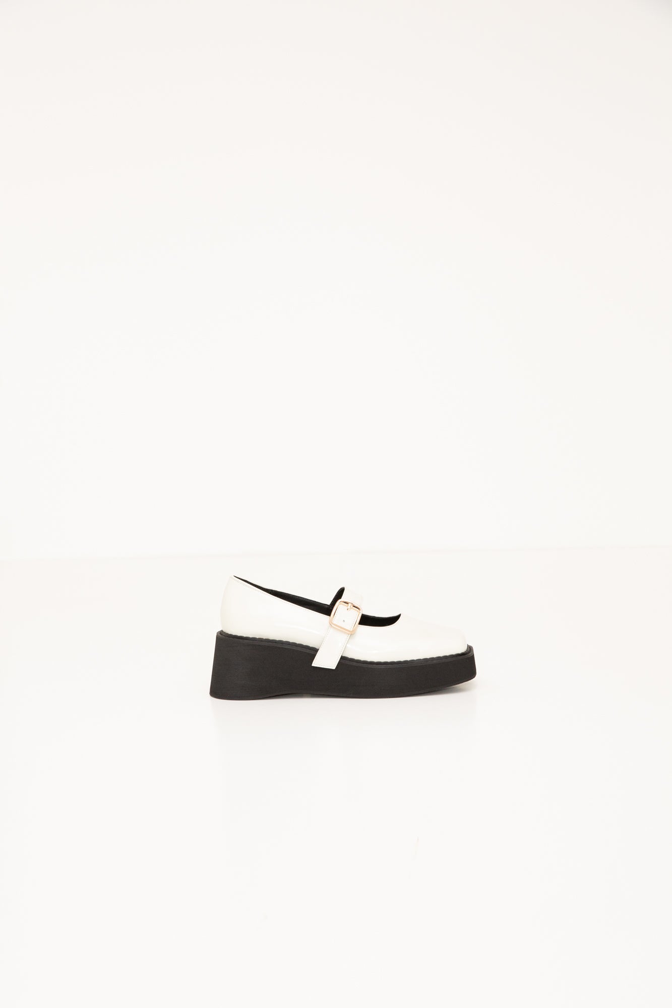 Lisola - White 8